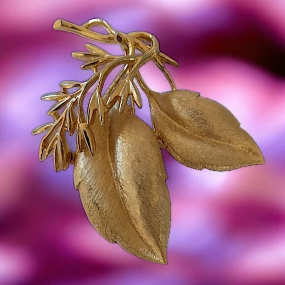 Sarah Coventry Leaf Brooch Branch Pin Sea Whispers Gold Tone Baroque Rococo 60s. - Picture 13 of 16